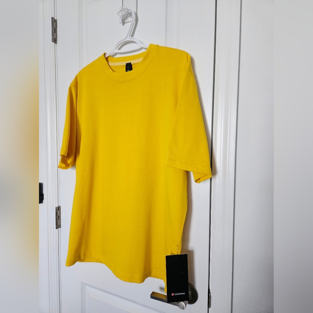 NWT Lululemon Men's Heavyweight Cotton Short Sleeve T-Shirt Maize Yellow Size M